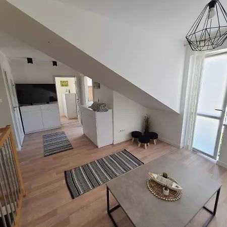 Port Royal Debina Apartment *